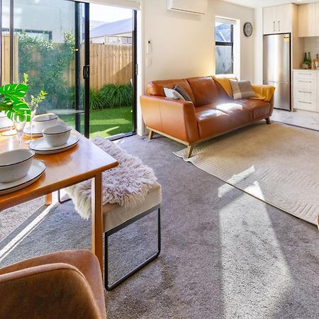 Gorgeous In Green - 2 Bed Central Oasis W/King Bed クライストチャーチ エクステリア 写真