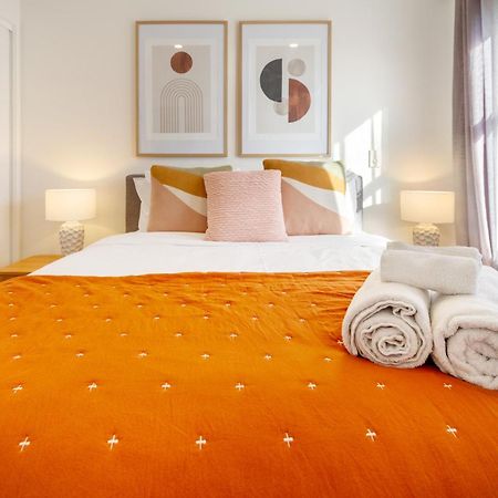Gorgeous In Green - 2 Bed Central Oasis W/King Bed クライストチャーチ エクステリア 写真